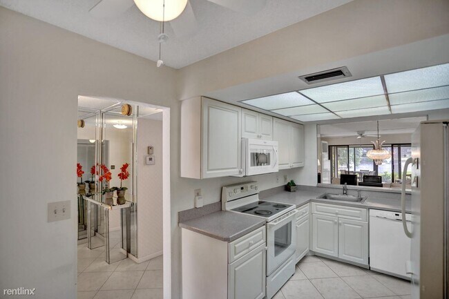 Building Photo - 2 br, 2 bath House - 5106 Oak Hill Ln Apt 913