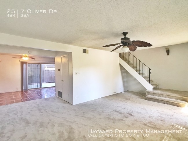 Building Photo - 2517 Oliver Dr