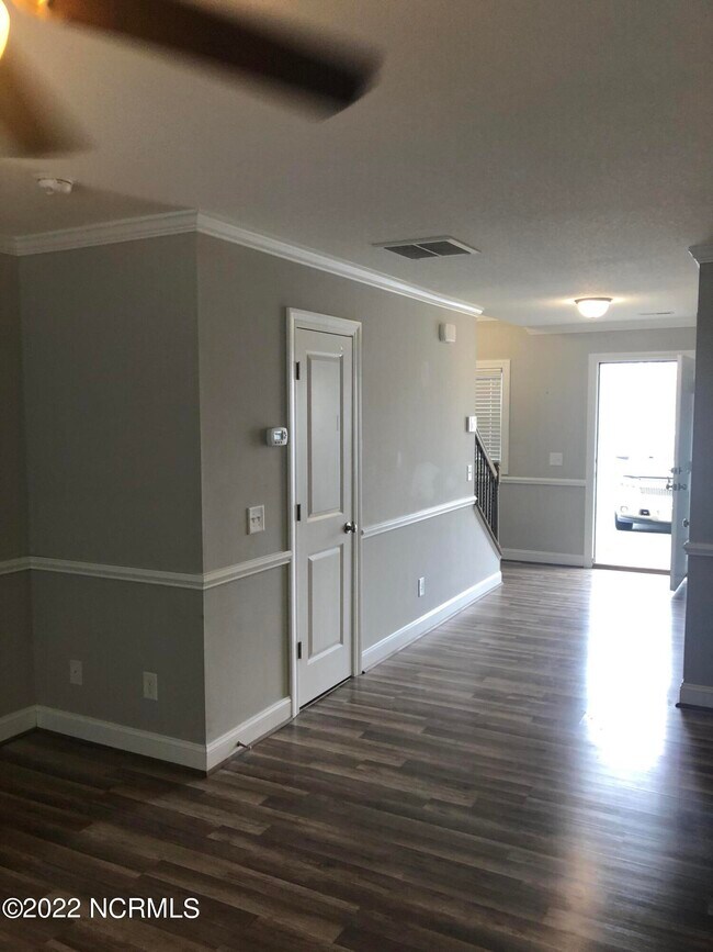 Building Photo - 124 Chandler Dr