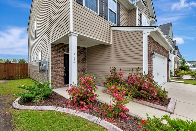 Building Photo - True Southern Living In Lindera Preserve!