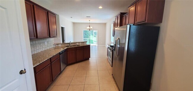 Building Photo - 5645 Aaron Ct
