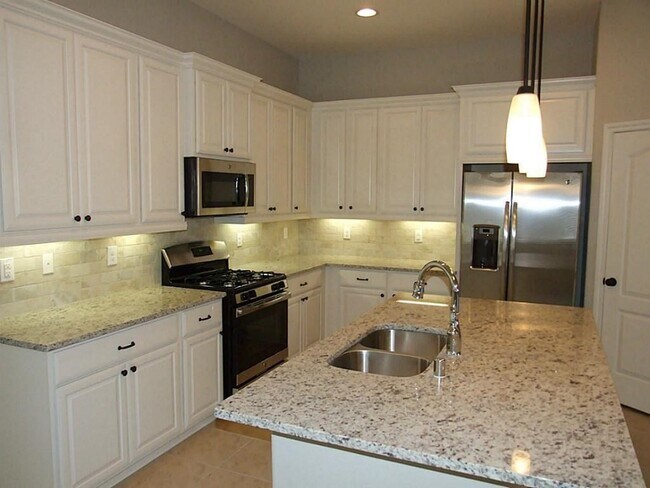Foto del edificio - 29027 Crystal Rose Ln
