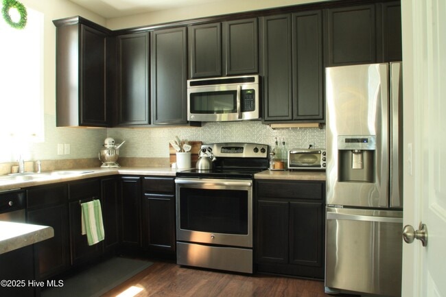 Building Photo - 117 Roughleaf Trail