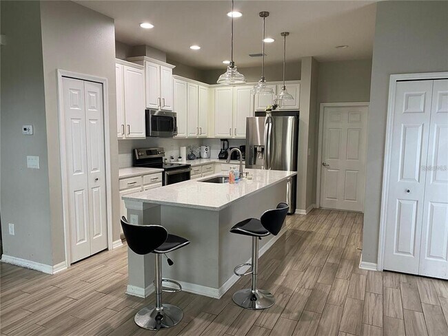 Foto del edificio - 10722 Avery Park Dr