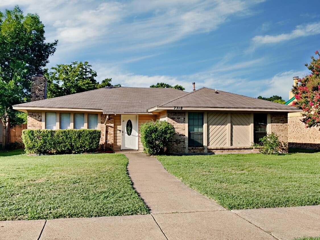 Primary Photo - 7318 Elderberry Ln