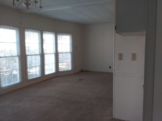 Building Photo - 50 Sugar Bear Dr