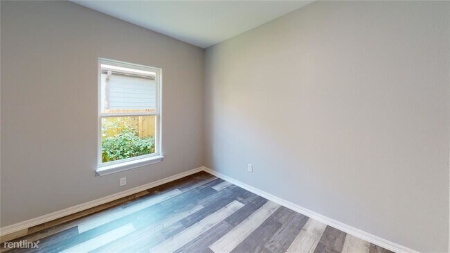 Building Photo - 3 br, 2 bath Duplex - 9118 Sandra Street B