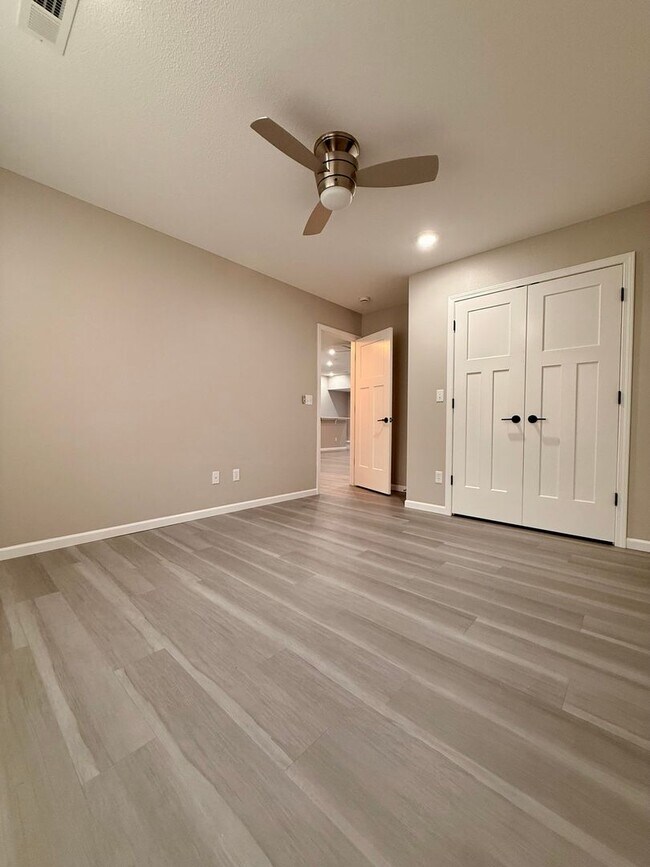 Building Photo - 1291-MF3-E