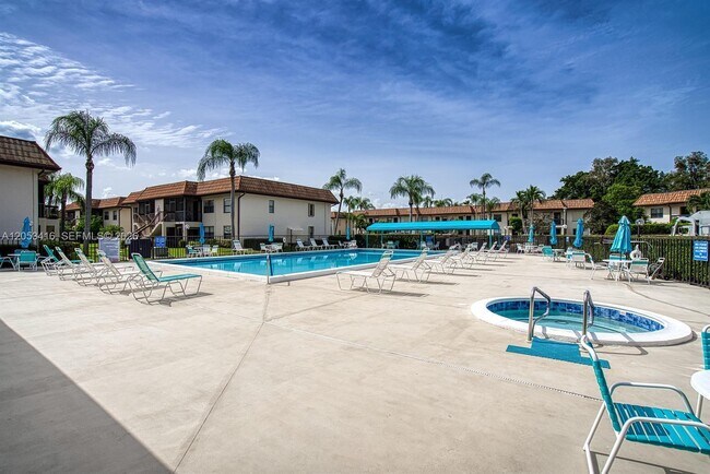 Building Photo - 7161 Golf Colony Ct