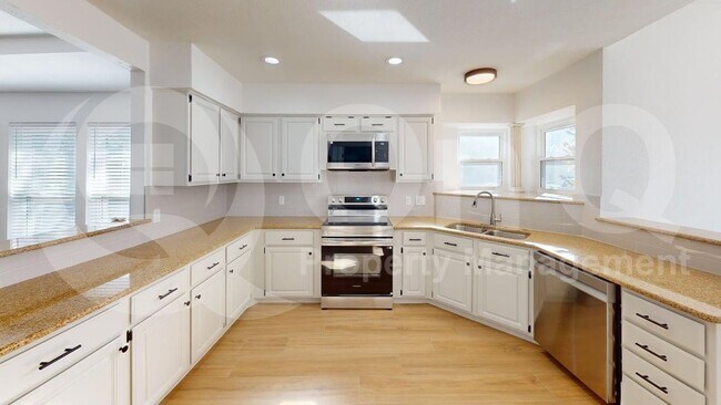 Building Photo - 18716 Sagewood Dr