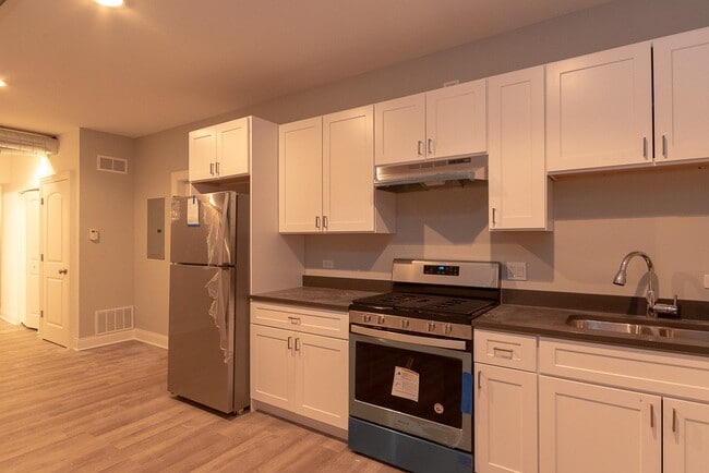 Foto del edificio - 1369 W Greenleaf Ave