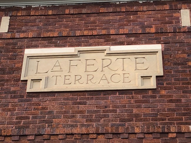 Building Photo - 5013 Vermont St