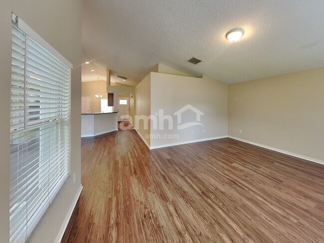 Foto del edificio - 2317 Stone Abbey Blvd