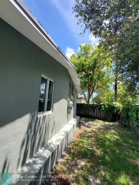 Foto del edificio - 430 SW 9th Ave