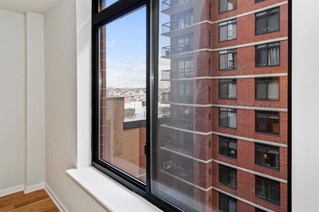 Foto del edificio - 700 1st St