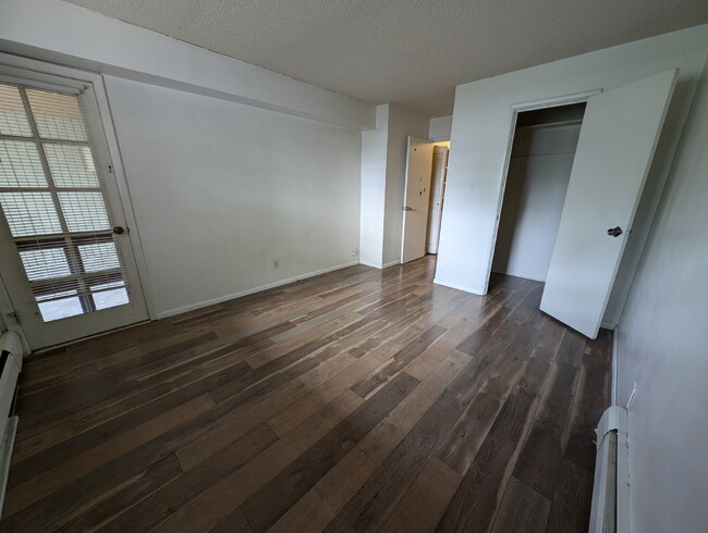 Foto del edificio - "Charming 2-Bed Condo in Lakewood with Spa...