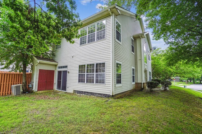 Building Photo - 16200 Penterra Way