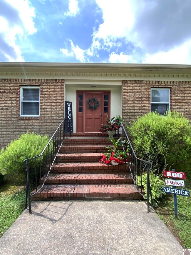 Foto del edificio - 210 Walnut Dr