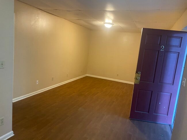Building Photo - 1717 Hackberry Ln