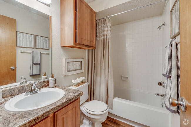 2BR,2BA - 900SF - Restroom - Sunchase Apartments