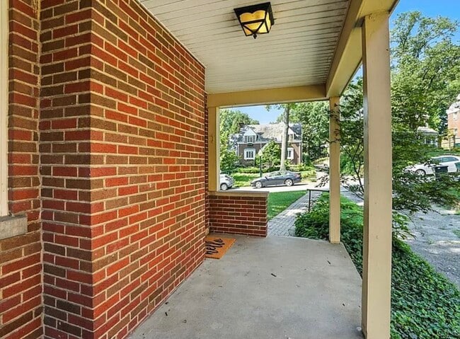 Building Photo - 6256 Rogers Park Pl