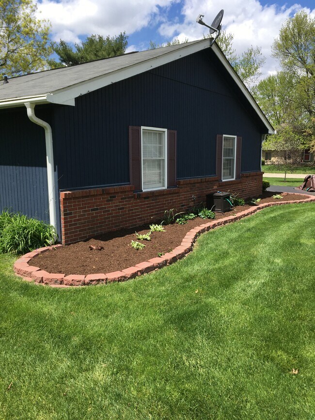 Foto del edificio - 518 Lexington Blvd