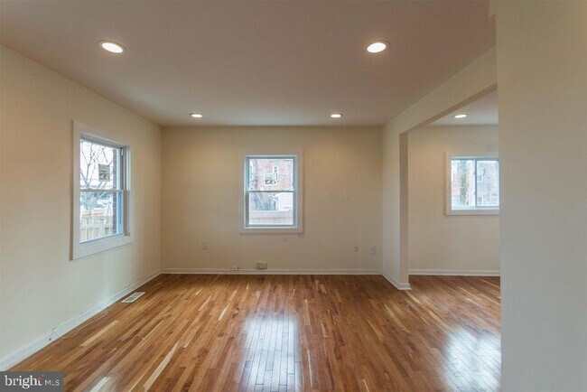 Building Photo - 3461 Eads St NE