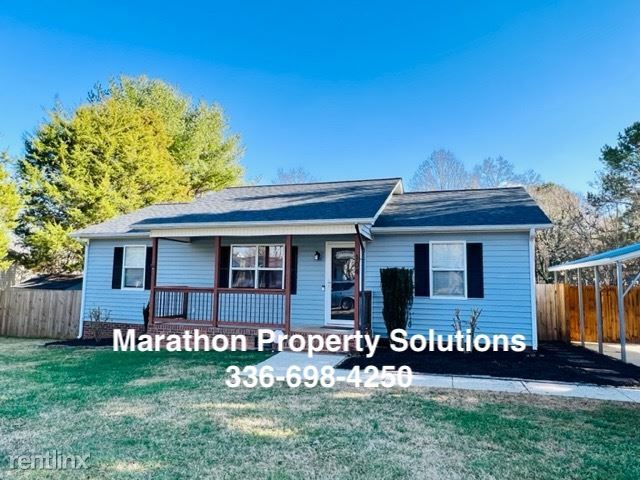 Building Photo - 3 br, 2 bath House - 104 Back St