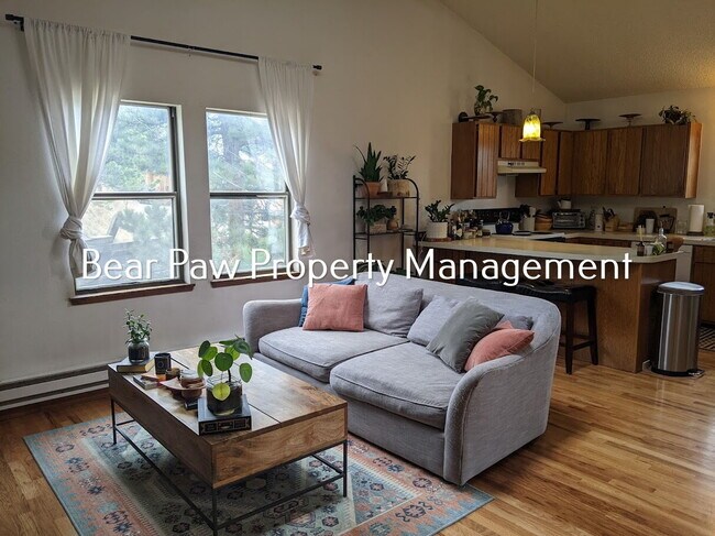 Photo - Great Location and Great Neighbors!! Apartment