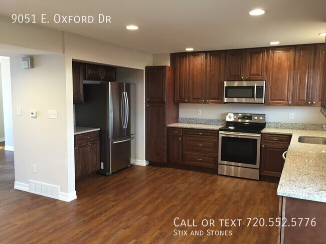 Foto del edificio - 9051 E Oxford Dr