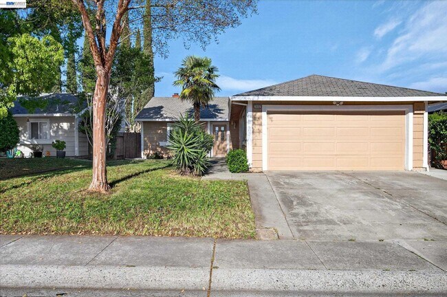 Foto del edificio - 2032 Newport Dr