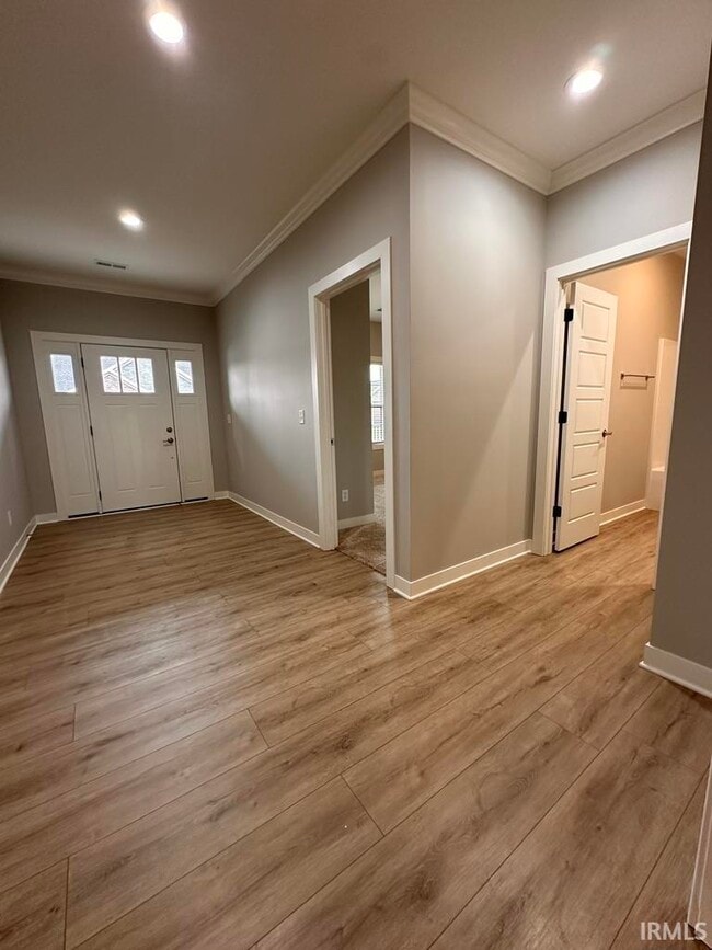 Building Photo - 3824 High Pointe Dr