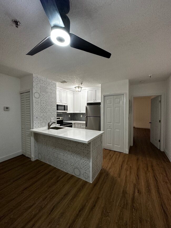 Building Photo - 2734 Bird Ave