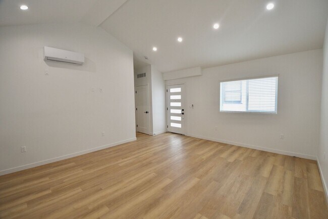 Foto del edificio - 10843 Peach Grove St