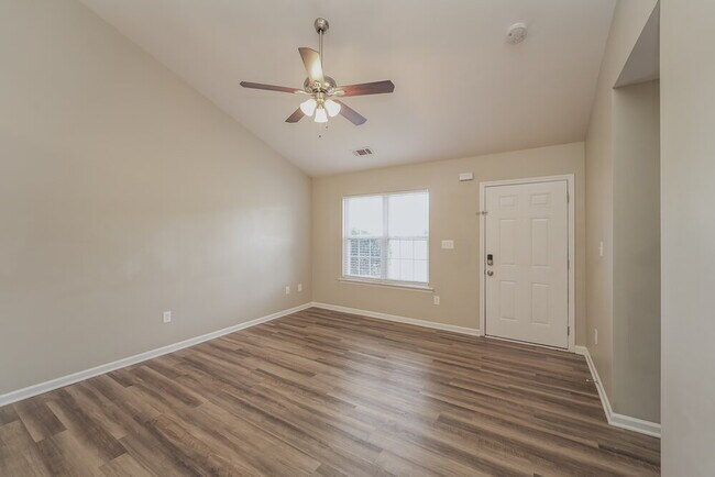 Foto del edificio - 4621 Bomar Dr