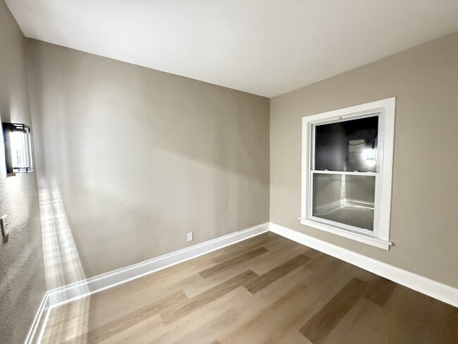 Foto del edificio - 407 Forest Ave