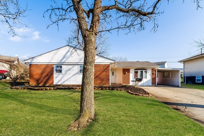 Primary Photo - Delightful Home in Hamilton