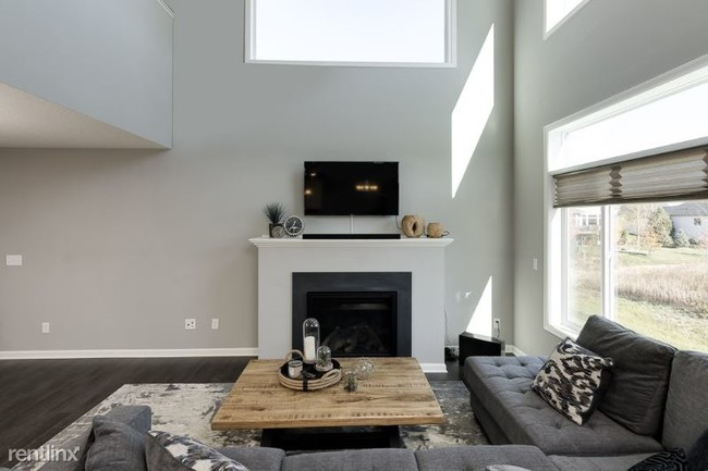Building Photo - 4 br, 4 bath Townhome - 14244 Wilds Drive