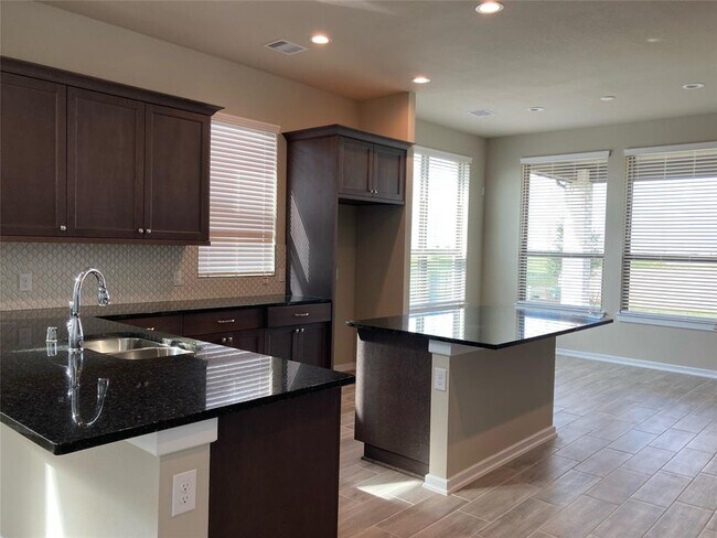 Building Photo - 14907 Fisher Reservoir Dr