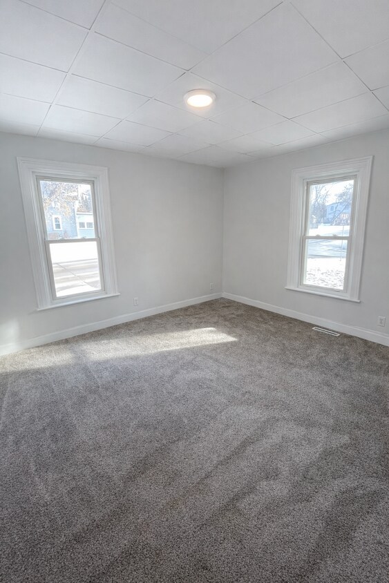 Foto del edificio - 717 2nd Ave NE