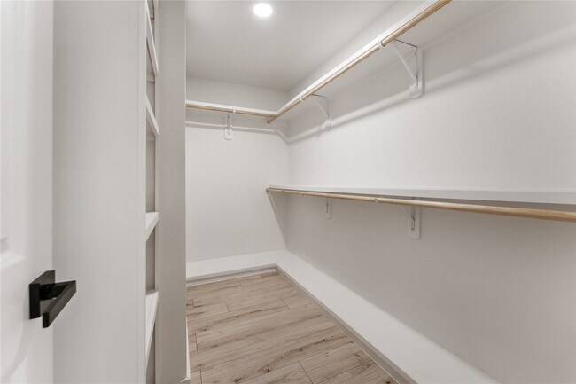 Foto del edificio - 9919 Golden Sunshine Dr