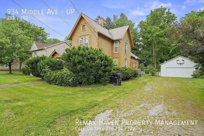 Foto del edificio - 934 Middle Ave Ste UP,Elyria- 2 bedroom, 1...