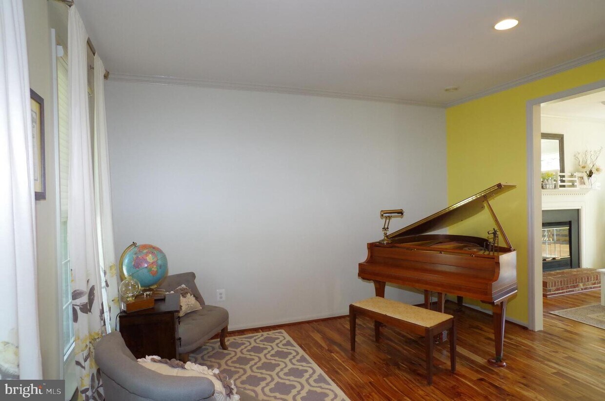 Foto principal - 13310 Packard Dr