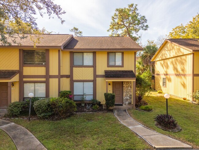 Foto del edificio - Beautiful Two-Story Townhome in Ormond Beach
