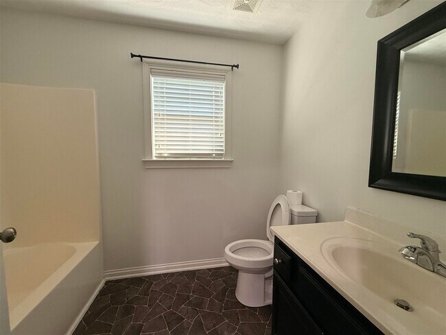 Foto del edificio - 1304 Primrose Ct