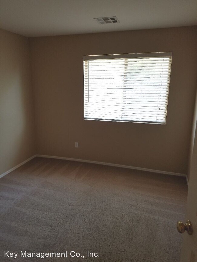 Foto del edificio - 3 br, 2 bath House - 15588 W. Meade Ln.