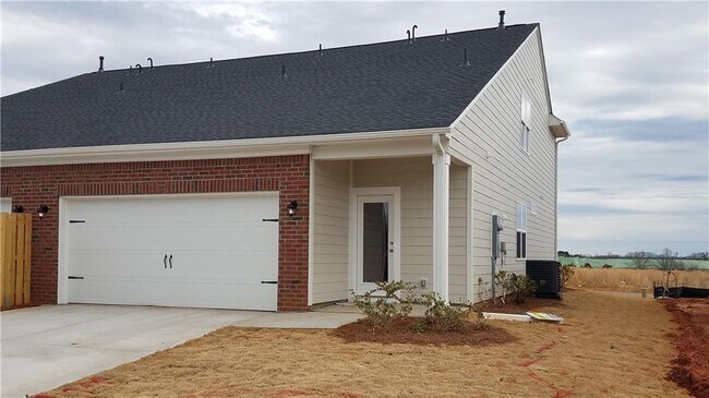 Foto del edificio - 215 Scenic Rd