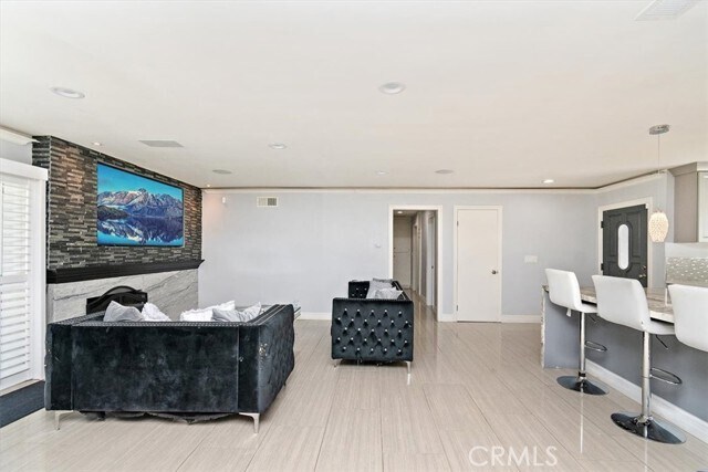 Building Photo - 24226 Meadow Falls Dr