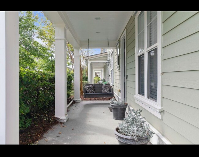 Building Photo - 2353 Kings Gate Ln