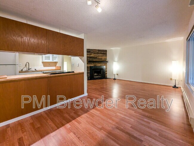 Foto del edificio - 19851 25th Ave NE